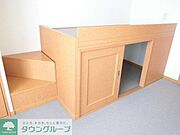 ベッドした収納になってます！