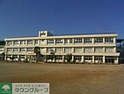 木更津市立岩根小学校 徒歩20分。小学校 1600m