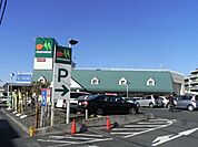 マルエツ蘇我南町店 徒歩8分。スーパー 570m