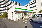 ファミリーマート環八北赤羽店 徒歩7分。コンビニ 520m