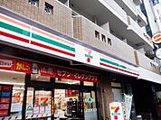 セブンイレブン板橋本町駅東店 290m