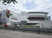 ららぽーと 徒歩4分。ショッピングセンター 280m