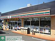セブンイレブン 厚木愛甲石田駅前店 徒歩5分。コンビニ 390m