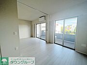 洋室約5.0帖とリビングダイニング約12.1帖