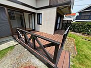 1階ウッドデッキ付き！BBQやプールを置いて水遊びもできますね♪