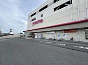 ゆめタウン筑紫野まで　3100m　車で約8分　食品売場は朝9時から夜21時まで営業。その他大型専門店や飲食店など揃っています。