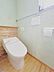 トイレ：現況販売/2階トイレ　建物2階西側にはトイレがあります。
