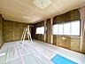 その他：リフォーム中／2階洋室／14帖／個性的な壁のデザインです。趣味のお部屋にどうぞ。