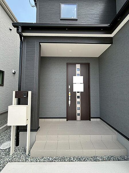 玄関を拡大表示