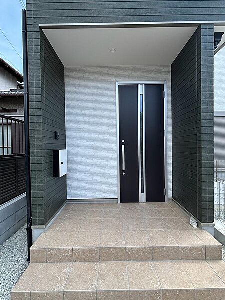 玄関を拡大表示