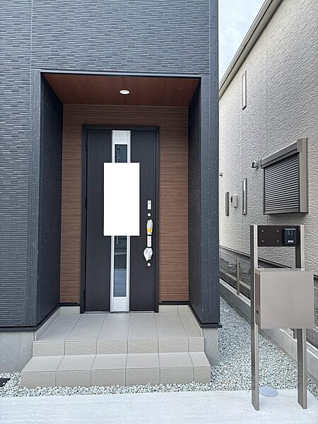 玄関を拡大表示