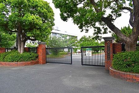 枚方市立第一中学校 550m