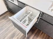 面倒なお片づけは食洗機にお任せ！家事の負担が減って、時間にも気持ちにもゆとりができます。