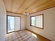 ～Japanese Room～　和室が持つ特別な時間、麗らかな春のやわらかな時、冬枯れの時がもたらす凛とした時間、経る年月によって表情を変える特別な場所、家族みんなのお気に入りの空間。
