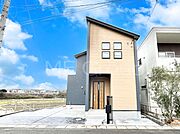 たっぷりの陽光と開放感に包まれる明るい住まい