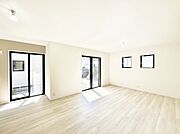 ◆1号棟◆～Living～　豊かな陽光がこの場所を照らしだす。光溢れるこの空間はみんなの笑顔が集う場所、時を忘れ、つきることのないたわいもない会話を楽しむ時間、たくさんの思いが綴られる場所。