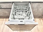 面倒なお片づけは食洗機にお任せ！家事の負担が減って、時間にも気持ちにもゆとりができます。
