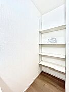 ◆1号棟◆便利なリネン庫で、スッキリした使いやすい洗面室に