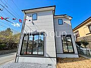 ～Exterior～　一戸建ての大きなメリットは、自分達の「土地」を「自由に」使える事です。ガーデニングやＤＩＹ，車やバイクの趣味など様々な用途で利用できます。