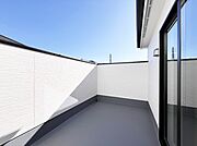 開放感あるルーフバルコニー