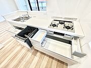 使いやすさを優先したスライド式収納タイプ！