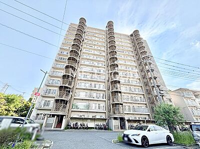 外観:~Exterior~ JR総武線「東船橋」駅より徒歩10分!駅近の利便性と豊かな自然を享受する住環境のもと、彩り豊かな快適な暮らしは家族を笑顔にしてくれそうです。 外観:~Exterior~ JR総武線「東船橋」駅より徒歩10分!駅近の利便性と豊かな自然を享受する住環境のもと、彩り豊かな快適な暮らしは家族を笑顔にしてくれそうです。