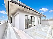 広々ルーフバルコニー！星空を眺めたりガーデニングを楽しんだりできますね！