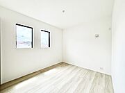 ◆5号棟◆～Bed Room～　子供部屋はお子様にとって大変重な役割があります。子供一人で過ごす空間を与えることで、宿題や勉強時間も自然と増えまた自ら部屋の片付けや掃除なども促すことに繋がります。