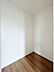 その他：◆1号棟◆～Walk-in Closet～　たくさんの洋服をかけてもシワになりにくいウォークインクローゼット。洋服以外にも、普段使わない家電やスーツケース、ストック品など何でも片付く嬉しい空間です。