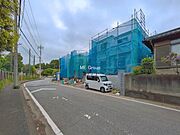◆C・D号棟◆～Exterior～　前面道路：北東 3.81m 公道　住宅地になっているので車量も少なく、静かな立地です。子育て環境も良好です♪♪周辺環境もあわせてご案内させて頂きます。