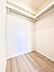 その他：～Walk-in Closet～　必要なものやコーディネートを一覧して確認でき、身支度や準備が短時間で済むウォークインクローゼットを設置しました。家の中をすっきりとさせる便利な収納スペースです。