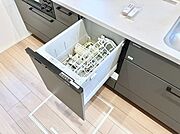 ◆3号棟◆面倒なお片づけは食洗機にお任せ！家事の負担が減って、時間にも気持ちにもゆとりができます。