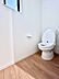 トイレ：◆2号棟◆～Toilet～　清潔感のある水回り♪トイレはウォシュレット付きです◎トイレは毎日使わざるを得ないもの。いつも清潔を保ちたいですね。トイレが2ヶ所あるので朝の混雑時に便利です！