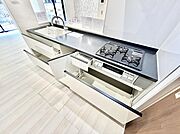 使いやすさを優先したスライド式収納タイプ！