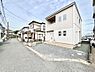 外観：～Exterior～　前面道路は閑静な住宅地をはしる車通りの少ない道路。駐車の出し入れもらくらくです！ご不明点・現地見学のご希望は、お気軽にお問い合わせください！