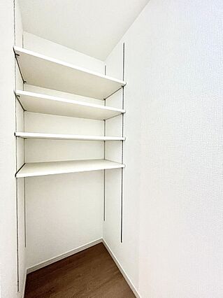 便利なリネン庫...
