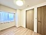子供部屋：〜Bed Room〜　子供部屋はお子様にとって大変重な役割があります。子供一人で過ごす空間を与えることで、宿題や勉強時間も自然と増えまた自ら部屋の片付けや掃除なども促すことに繋がります。