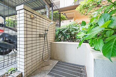 【じゃぶじゃぶ洗い場】
