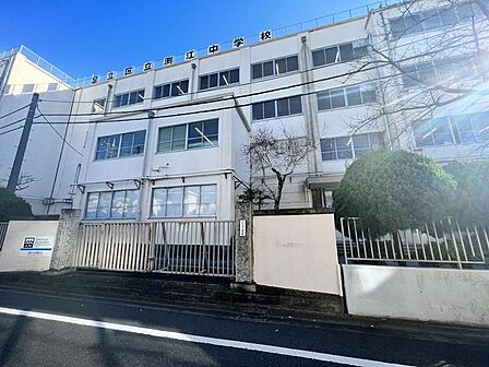 足立区立渕江中学校 徒歩9分。 680m