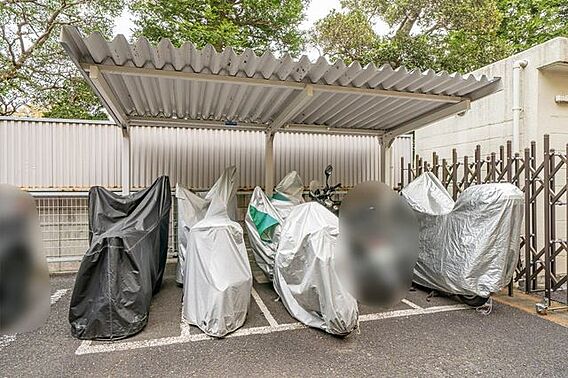 【バイク置場】...