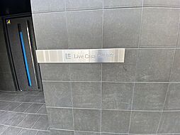 15 / 23