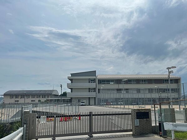 府中町立府中中学校