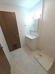 JR芸備線 上深川駅 徒歩13分の賃貸アパート 1階1LDKのリビング/ダイニング