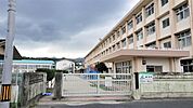 鹿児島市立和田小学校鹿児島市立和田小学校教育目標豊かな心とたくましい体をもち、自ら考え行動する和田の子の育成校訓 ・助け合う子　　・考える子　　・がんばる子 570m
