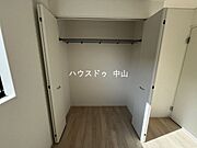 ＼各部屋に収納を確保／全居室に収納スペース付きで、衣類や学用品もすっきり整理。お部屋を広く使える、暮らしやすさに配慮した住まいです。
