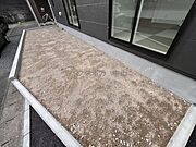 ＼暮らしにゆとりを添えるお庭付き／ガーデニングや家庭菜園、お子さまの遊び場としても活躍。四季を感じながら楽しめる、住まいに嬉しいプライベート空間です。