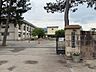 周辺：重富中学校 550m