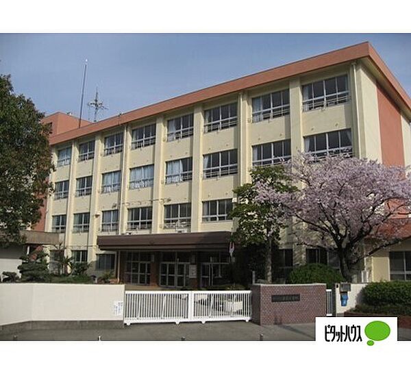 画像18:小学校「和歌山市立浜宮小学校まで836m」