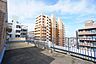 その他：お洗濯物を干すスペースとしても十分な広さがあります。  お天気の良い日はお洗濯物がよく乾きそうな日当たり良好のバルコニー＾＾テーブルとイスを置いてカフェタイムや日光浴、星を眺めたりも良いですね^^