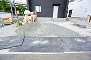 イオン穂波ショッピングセンターまで車で約4分（1.2ｋｍ）ゆめタウン飯塚まで車で約6分（1.9ｋｍ）お買い物に便利です＾＾